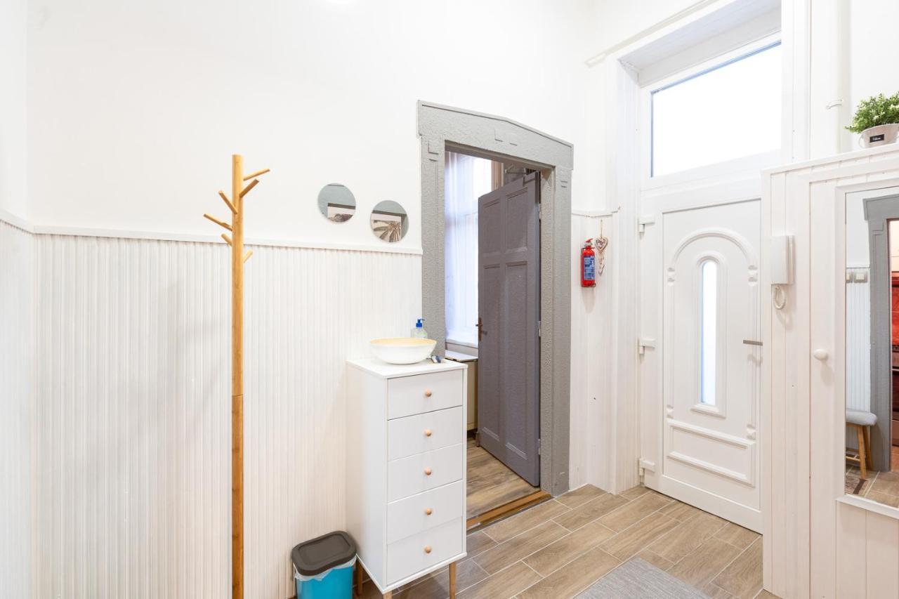 Stylish Modern Apartment Next To New York Cafe 부다페스트 외부 사진